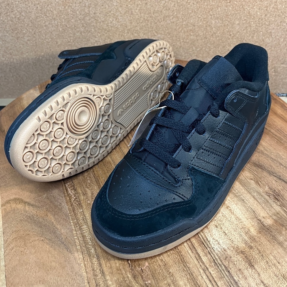 Adidas forum j
Brand new - Picture 2 of 12